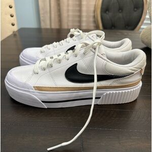 Nike Court Legacy Lift 7.5